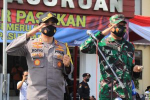 Kapolres Pasuruan dan Dandim 0819 Pasuruan saat menggelar apel ops lilin semeru 2020 - Polres dan Kodim 0819 Siapkan Ribuan Personel Amankan Nataru