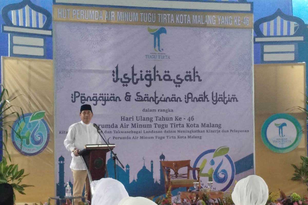 Dirut Perumda Tugu Tirta Kota Malang, M. Nor Muhlas, SPd, MSi, memaparkan komitmen PDAM Kota Malang. (rhd) - HUT ke-46 PDAM Komitmen Lebih Baik