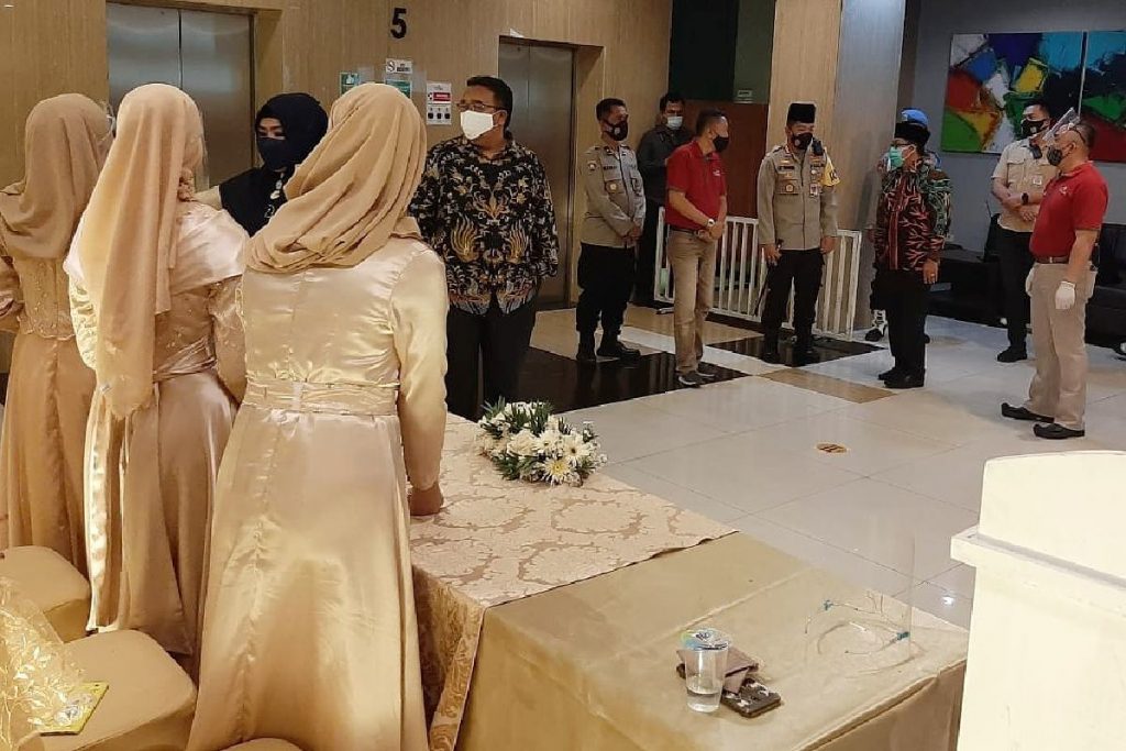 Monitoring pelaksanaan protokol kesehatan pernikahan. (ist) - Walikota dan Kapolresta Sidak Pengunjung Hotel
