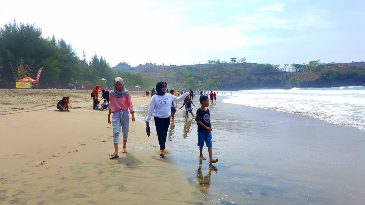 Pantai Serang Kabupaten Blitar - Pemkab Blitar Tutup Seluruh Tempat Wisata