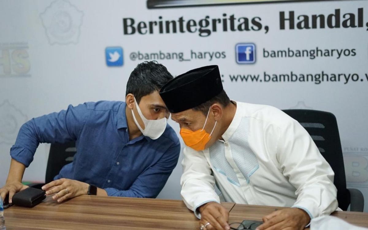 BATAL - Paslon BHS - Taufiq membatalkan rencana pengajuan gugatan ke Mahkamah Konstitusi (MK) soal sengketa Pilkada Sidoarjo yang sebelumnya disiapkan dengan mempertimbangkan menjaga persatuan warga Sidoarjo - BHS - Taufiq Batalkan Rencana Gugatan ke MK