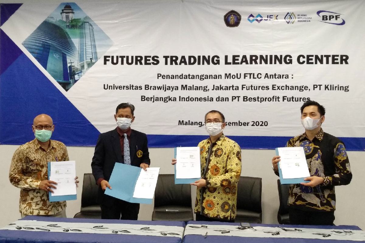 Penandatanganan pendirian FTLC UB. (rhd) - BBJ-KBI-BPF Malang Gandeng UB Dirikan FTLC