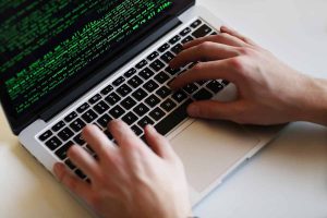 Pentingnya Cyber Ethics di Era Teknologi