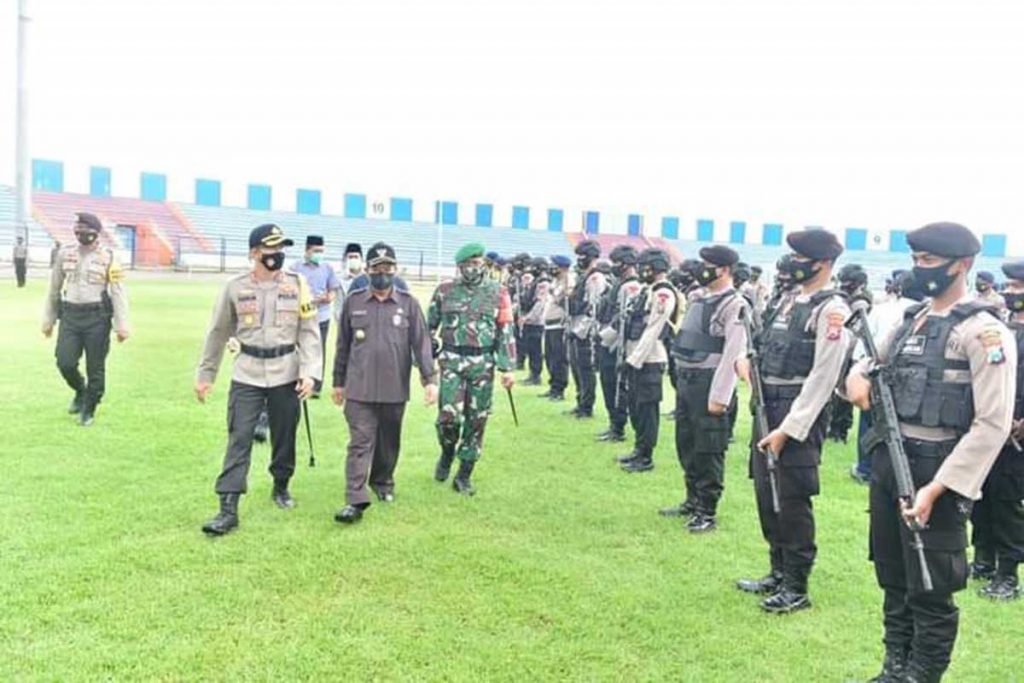 Bupati Lamongan Fadeli Pimpin Apel Pergeseran Pasukan Pengaman TPS