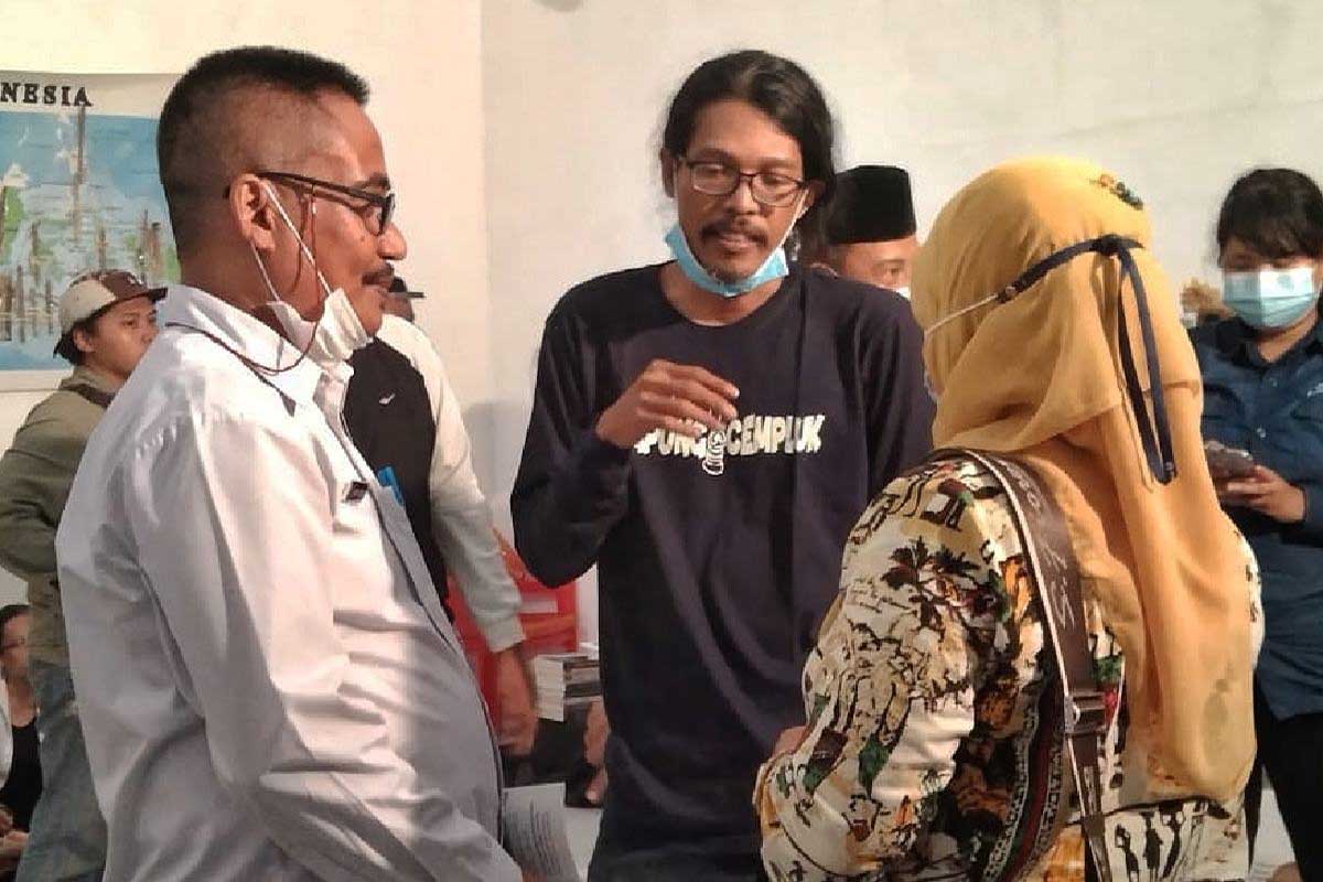 Redy (tengah) berdialog dengan Pemkot Malang dan Perwakilan Kemenag RI. (jaz) - Redy Prasetyo Penggagas Dawai Cempluk Go Itali