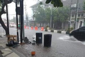 Sisa material penghambat pergerakan air. (ist) - Begini Penyebab Banjir Kayutangan, Kasin dan Suhat