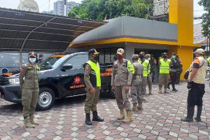 Tim Penegak Disiplin Covid menghentikan wisuda Unmer Malang. (ist) - Tim Penegak Disiplin Covid Hentikan Wisuda Unmer Malang, Begini Alasan Kampus