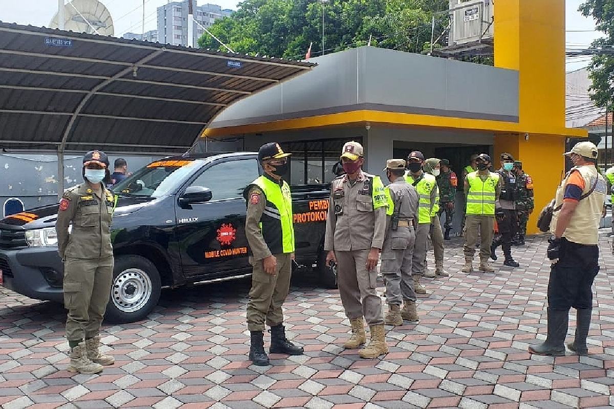 Tim Penegak Disiplin Covid menghentikan wisuda Unmer Malang. (ist) - Tim Penegak Disiplin Covid Hentikan Wisuda Unmer Malang, Begini Alasan Kampus
