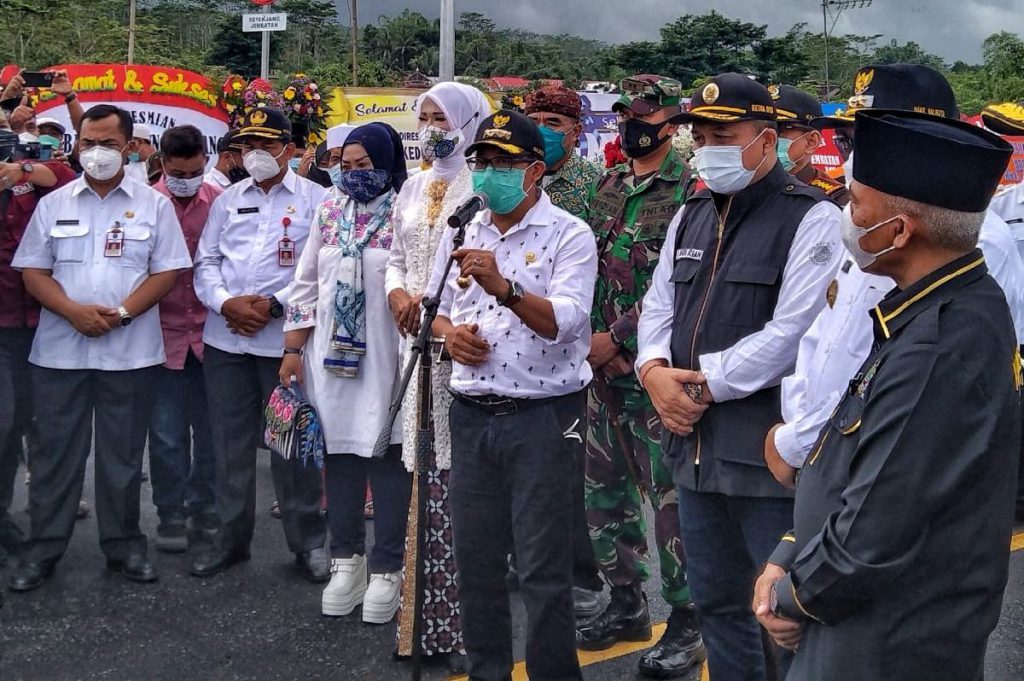 Walikota dan Forkopimda meresmikan Jembatan Kedungkandang. (jaz) - Menanti Dua Tahunan, Akhirnya Jembatan Kedungkandang Beroperasi