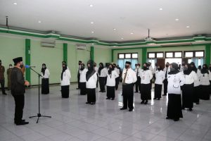Wali Kota Malang Sutiaji mengukuhkan 35 Kepala Sekolah. (ist) - Kado Akhir Tahun 2020, Wali Kota Malang Kukuhkan 35 Kepala SD dan SMP