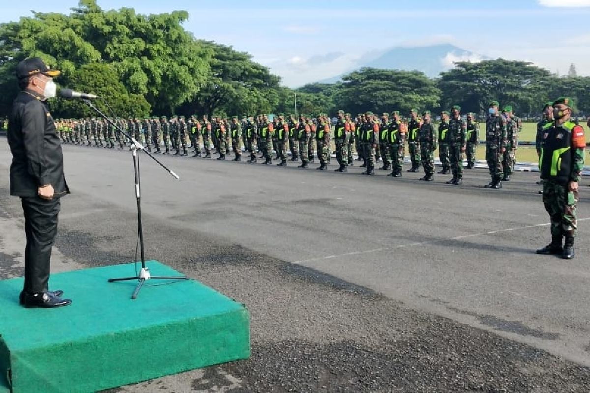 Apel Gelar Pasukan Penegakan Disiplin Protokol Kesehatan PPKM wilayah Malang Raya. (rhd) - Sasar Keramaian, Operasi Penegakan Disiplin PPKM Bakal Tindak Pelanggar