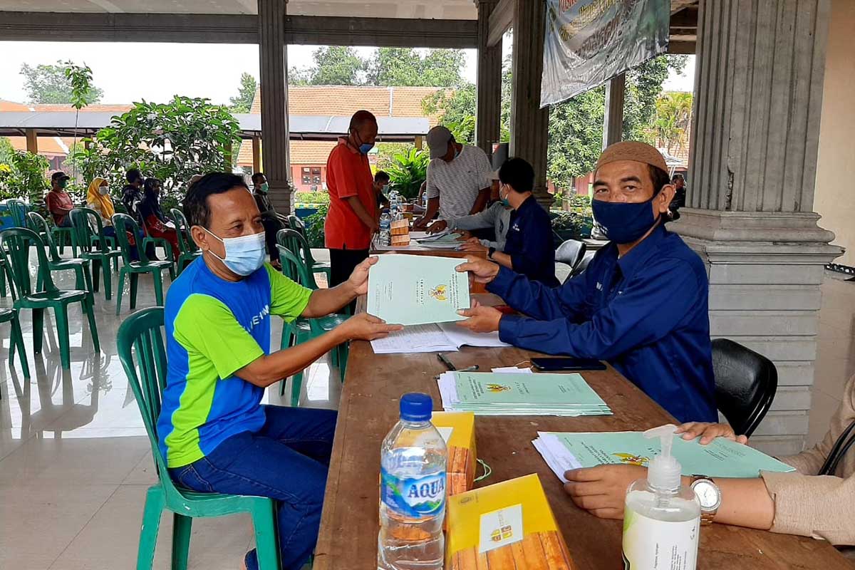 BPN Sidoarjo Bagikan 303 Sertifikat Warga Tanggul