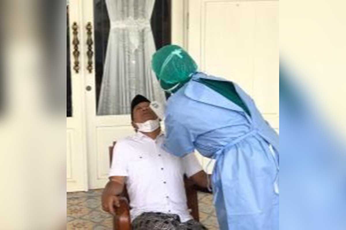Bupati Pasuruan saat menjalani screning kesehatan di Pendopo Kabupaten Pasuruan - Bupati Pasuruan Siap Divaksin