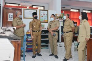 Bupati Trenggalek Mochamad Nur Arifin sidak di Kantor Sekda - Lelang Awal Tahun, Bentuk Tanggungjawab Kepada Masyarakat