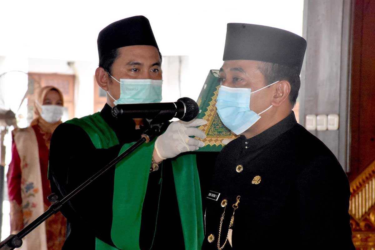 Didik Chusnul Yakin saat dilantik sebagai Pejabat Sekda - Didik Chusnul Yakin Resmi Dilantik Sebagai Pejabat Sekda