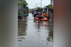 Hujan Deras Rendam Perumahan di Kec Ngasem