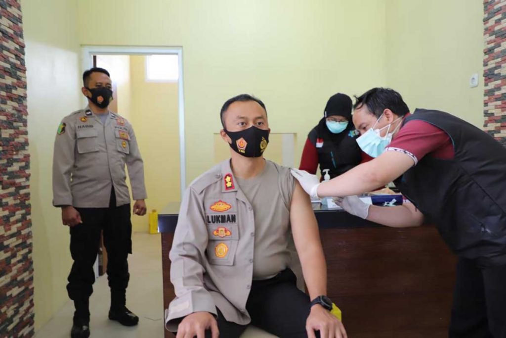 Kegiatan suntikan vaksin Sinovac itu dilaksanakan di RS SLG, Kamis (28/1/2021) - Kapolres Bersama Forkopimda Disuntik Vaksin Sinovac
