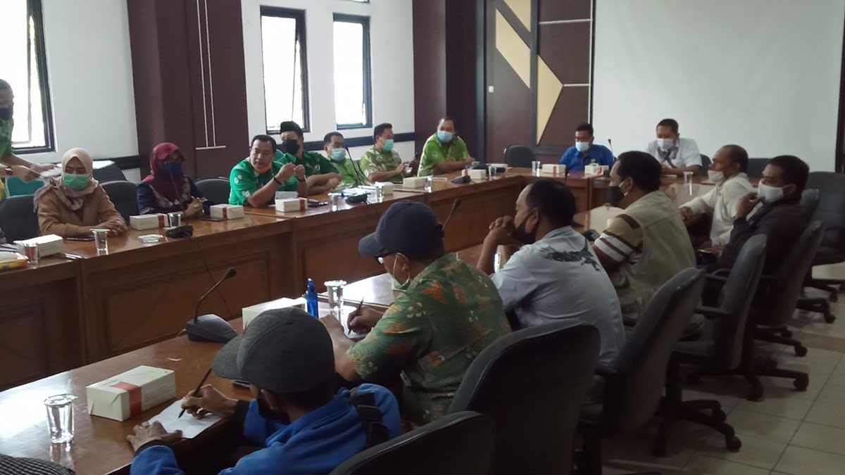 Komisi III melaksanakan rapat kerja, bahas pipanisasi limbah 5 pabrik - Pipanisasi Berlanjut, Komisi III Wajibkan 5 Poin Dipenuhi