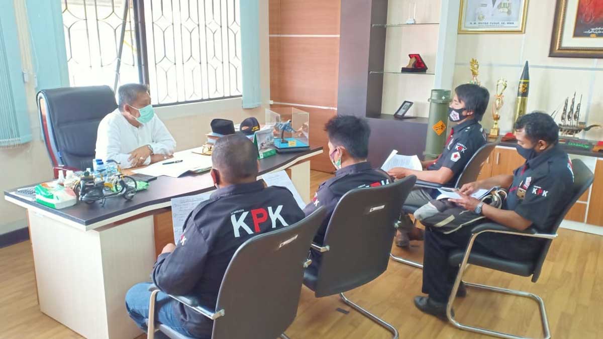 L-KPK wilayah Pasuruan saat mendatangi Kantor Dinas Perumahan Dan Kawasan Permukiman Kabupaten Pasuruan - Proyek Spam Offtake PUPR Disorot