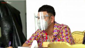 Artis Raffi Ahmad saat divaksin. (ist) - Buntut Panjang Kehadiran Raffi Ahmad di Pesta Usai Divaksin