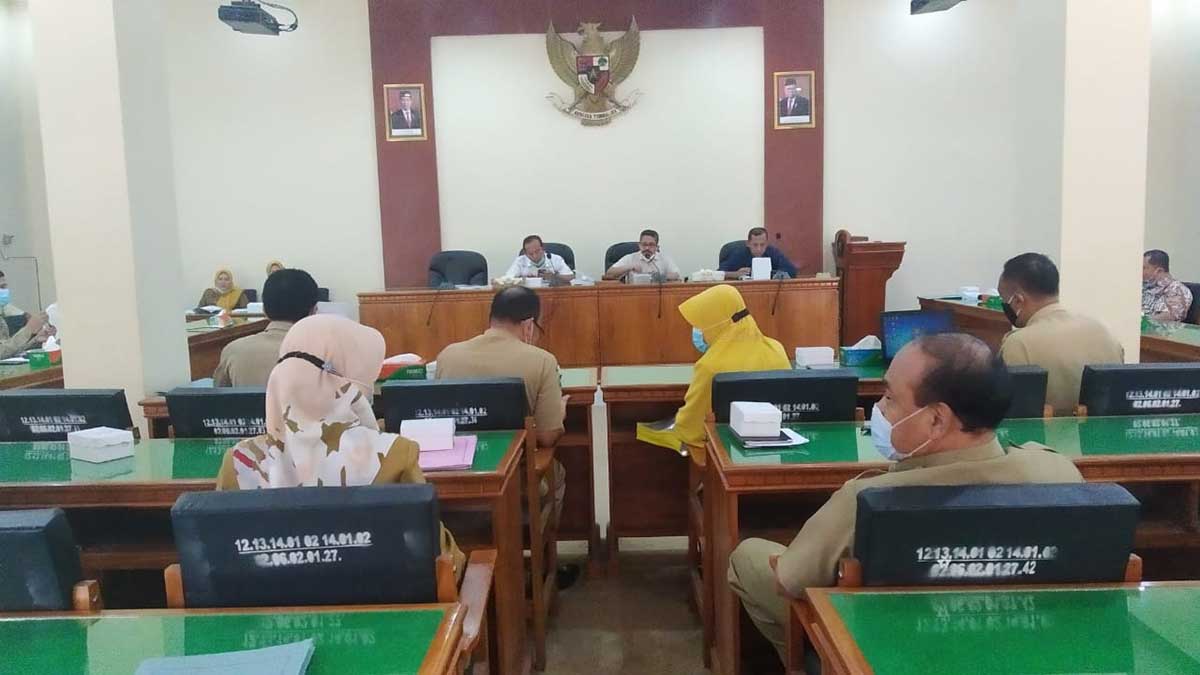 Rapat Pansus 1 DPRD Trenggalek, Selasa (12/01/2021) - Pansus I Minta Ranperda Industri Sesuaikan RTRW