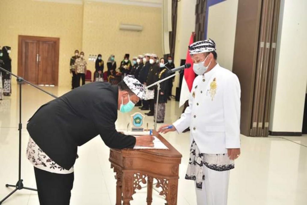 Bupati Fadeli Resmi Lantik PJ Sekda Baru Lamongan