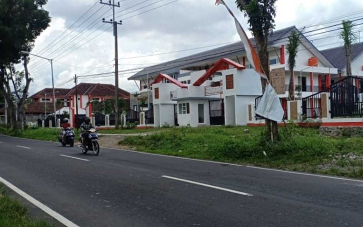 Rumah isolasi alternatif ini akan ditempatkan di Sekolah Menengah Pertama (SMP) Negeri 3 Kota Blitar di jalan Ciliwung, Kelurahan Tanggung, Kecamatan Kepanjen Kidul, Kota Blitar - Pemkot Blitar Siapkan Rumah Isolasi Alternatif
