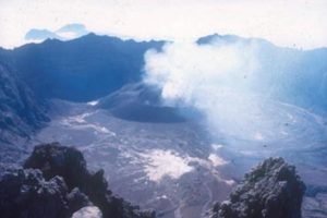 NAIK STATUS: Status Gunung Raung kembali naik dari normal (level I) menjadi waspada (level II), sejak Kamis (21/1/2021). (ist) - Status Gunung Raung Naik Menjadi Waspada