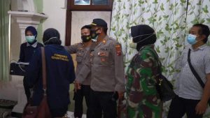 Tim DVI Polda Jatim Ambil Sampel DNA Orang Tua Korban SJ182