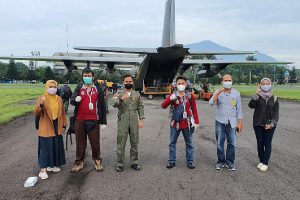 Tim EMT UB-RSSA secara bergelombang diterbangkan ke Mamuju. (ist) - Tim EM UB-RSSA Diperbantukan ke Mamuju