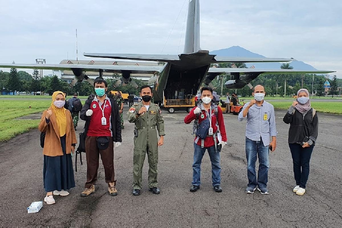 Tim EMT UB-RSSA secara bergelombang diterbangkan ke Mamuju. (ist) - Tim EM UB-RSSA Diperbantukan ke Mamuju