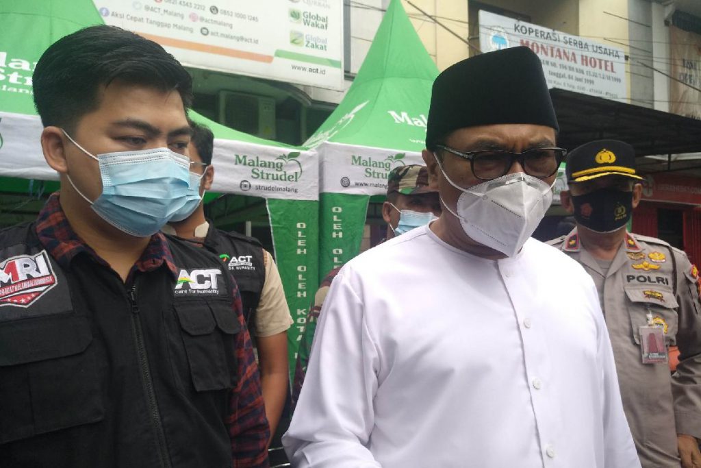 Wawali apresiasi donasi masyarakat Malang Raya terhadap wilayah bencana. (rhd) - ACT Malang Berangkatkan 18 Ton Bantuan Pangan Bencana