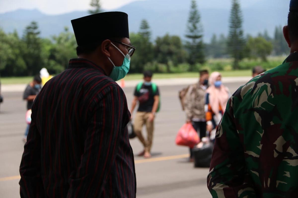 Wawali Malang Sofyan Edi Jarwoko - Beri Dukungan Moril Pada Pengungsi Gempa Mamuju