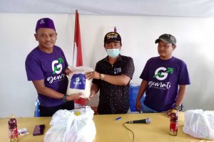 Bagikan Paket Sembako, Gemati Lamongan Peduli Korban Banjir