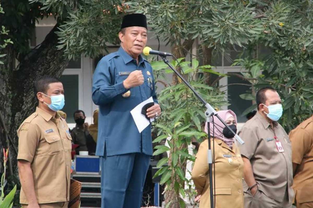 Jelang Berakhirnya Jabatan, Bupati Fadeli Pamitan Saat Pimpin Apel