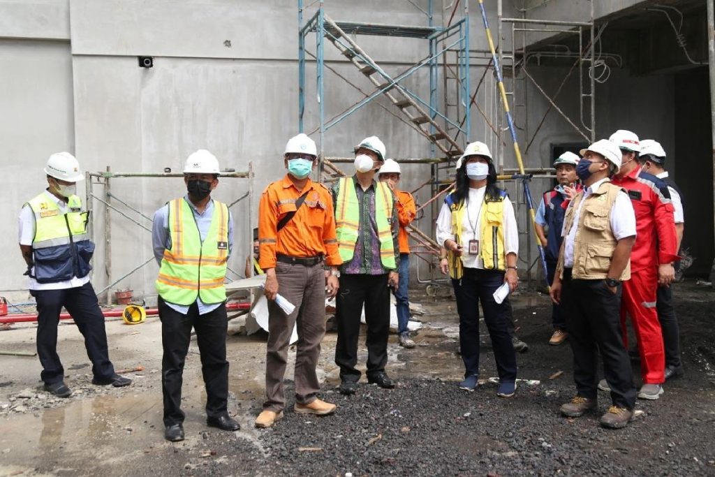 Dirjen Cipta Karya meninjau pembangunan gedung teknik mesin Polinema. (ist) - Dirjen Cipta Karya Tinjau Pembangunan Gedung Teknik Mesin Polinema