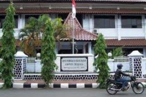 Gedung DPRD Trenggalek - Komisi I Soroti Proses Refokusing APBD