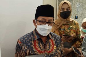 Walikota memaparkan perihal vaksinasi massal. (ws1) - Gor Ken Arok Bakal Dijadikan Tempat Vaksinasi Massal Covid-19