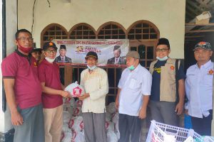 Jelang Harlah Ke-13, Gerindra Lamongan Bagikan Sembako