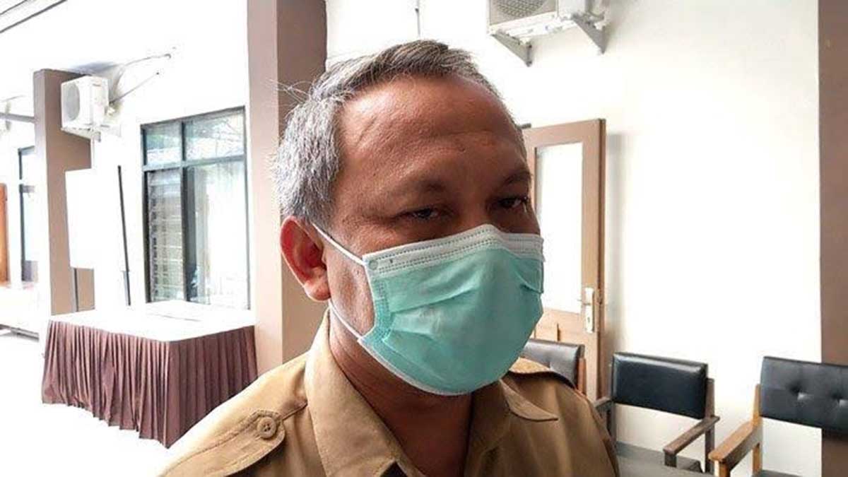 Kepala Dinas Kesehatan, Pengendalian Penduduk dan Keluarga Berencana (Kadisnkesdalduk, KB) Kabupaten Trenggalek, Saeroni - Kabupaten Trenggalek Kembali Masuk Zona Oranye