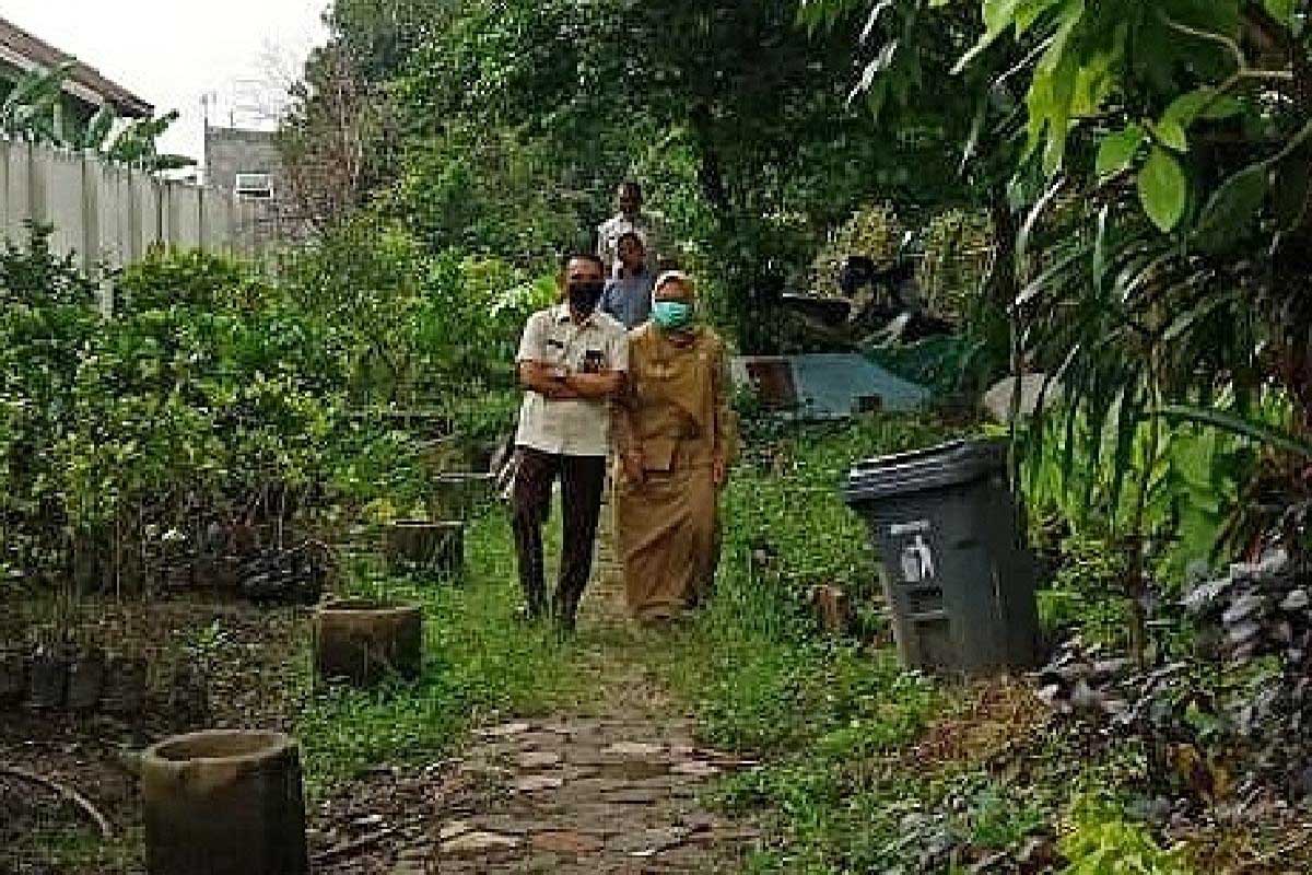 Kepala Dispangtan Kota Malang, Ir Ade Herawanto MT bersama Plt Kepala Dispangtan terdahulu, Ir Diah Ayu Kusuma Dewi MT, meninjau rencana mini food estate. (ist) - Sepekan Kadis Pangtan, Sam Ade Gas Program Inovasi Mlijo Online