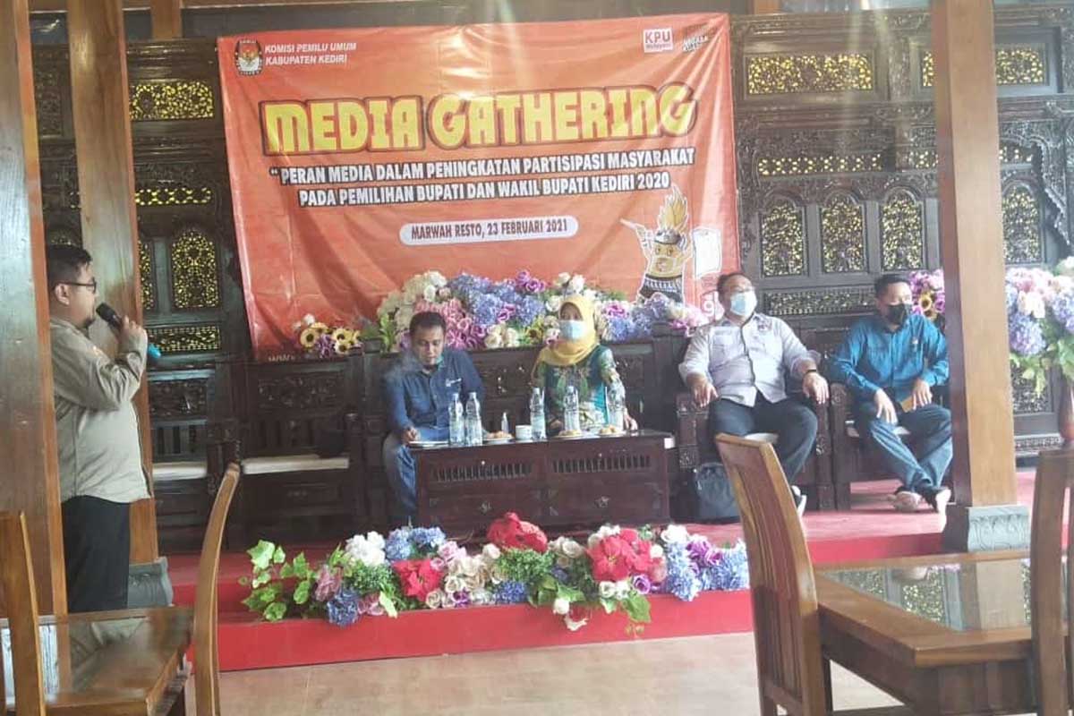 Komisi Pemilihan Umum (KPU) Kabupaten Kediri menggelar Media Gathering dengan puluhan awak media, Selasa Siang (23/02/2021) - Usai Pilkada KPU Gelar Media Gathering