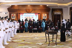 Lantik 17 Bupati Walikota dan Wakil Bupati Wakil Walikota, Gubernur Khofifah Minta Kepala Daerah Kerja Cepat, Tepat dan Detail