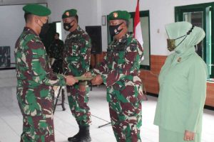 Mayor Arm Chairul Effendy Jabat Kasdim 0833. (ist) - Mayor Arm Chairul Effendy Jabat Kasdim 0833 - Danramil 0833/01 Klojen, Kapten Kav Gunawan Jabat Pasi Binpuanter Siter Korem 083/Bdj.