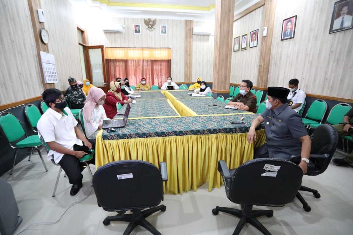 SINKRONISASI - Pj Bupati Sidoarjo, Hudiyono minta agar tiga dinas melaksanakan sinkronisasi program untuk mengembangkan potensi wisata Sidoarjo dalam menaikkan Pendapatan Asli Daerah (PAD) saat sidak di Disporapar, Rabu (03/02/2021) - Anggaran Disporapar Dinilai Tak Implementatif