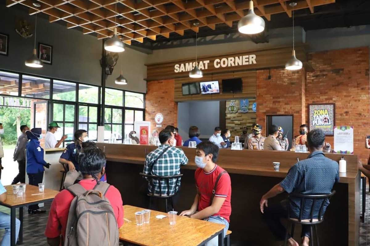 Samsat dan Satpas bergaya café di Kawasan Industri NIP Kecamatan Ngoro - Samsat dan Satpas Bergaya Kafe Kembali Dibuka