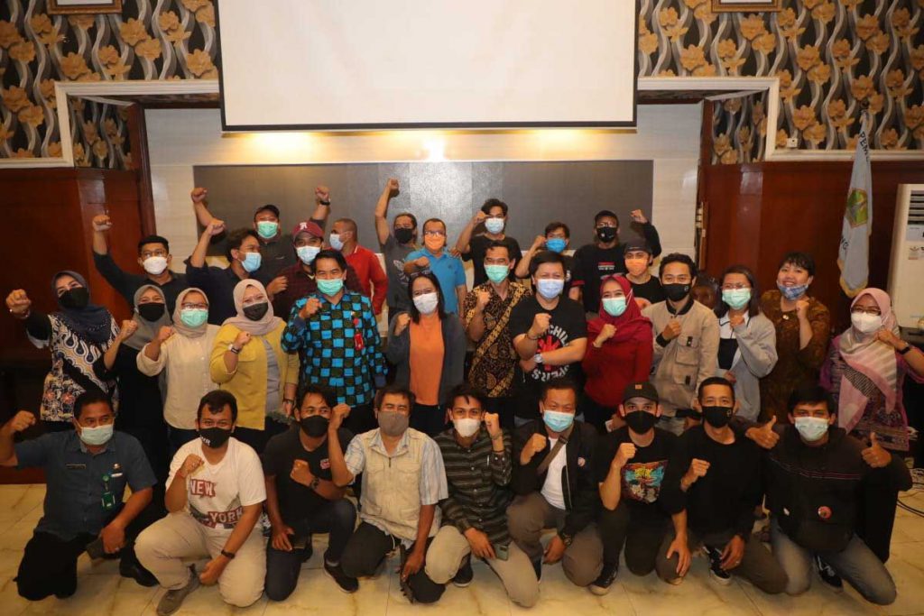 Sekda Wasto bersama awak media. (ist) - Sekda Kota Malang Pamitan, Wasto: Persahabatan Tidak Ada Pensiunnya