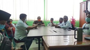 Tampak Gabungan LSM lakukan Koordinasi tekait Galian C di Desa Bulusari - Gabungan LSM Desak Kejari Bangil Usut Galian C Bulusari