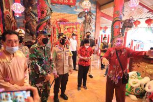 Tiadakan Barongsai, Klenteng Eng An Kiong Malang Gelar Baksos Gandeng TNI