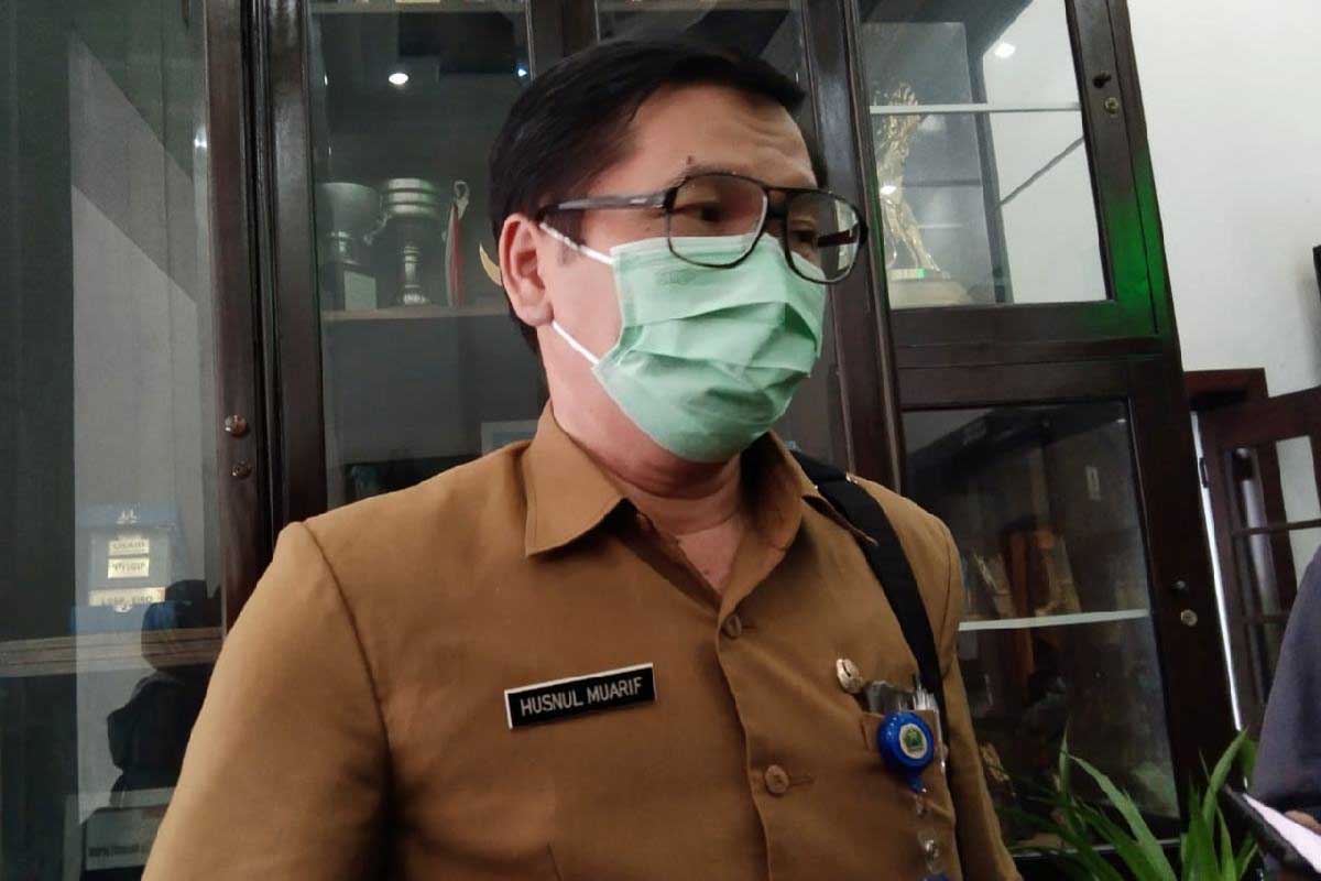 dr Husnul Muarif, berikan keterangan di Balaikota Malang. (ws1) - RSUD Kota Malang Jadi RS Rujukan, Begini Persiapannya